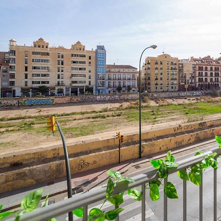 Central And Beautiful Apartment - Free Parking Малага Экстерьер фото