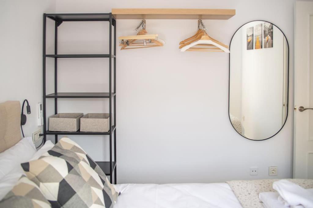 Central And Beautiful Apartment - Free Parking Малага Экстерьер фото