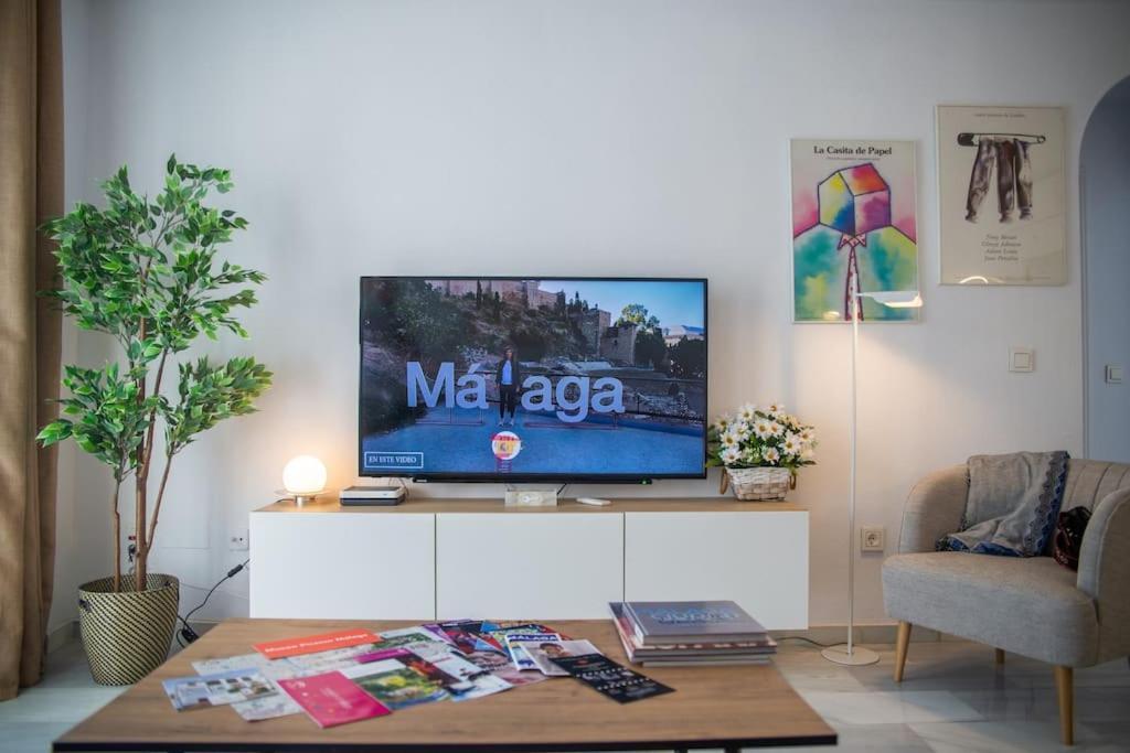 Central And Beautiful Apartment - Free Parking Малага Экстерьер фото