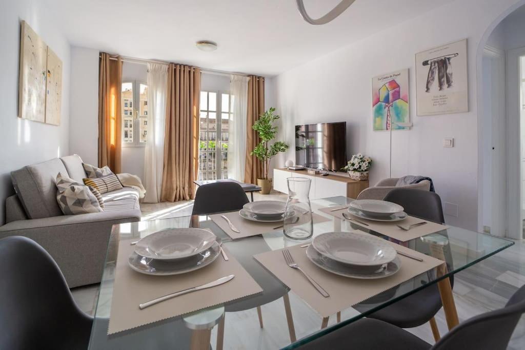 Central And Beautiful Apartment - Free Parking Малага Экстерьер фото