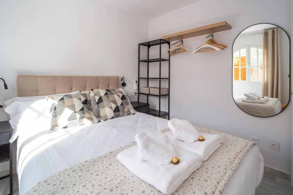 Central And Beautiful Apartment - Free Parking Малага Экстерьер фото